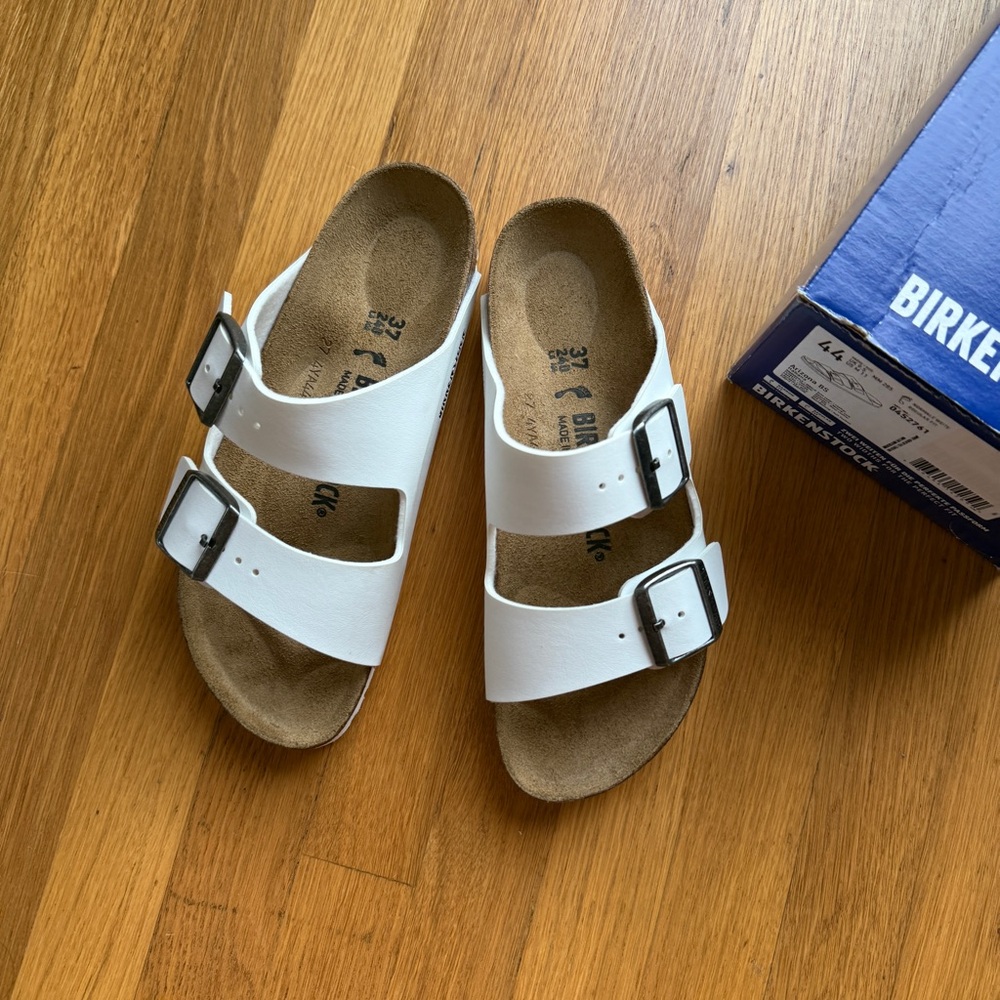 NEW Birkenstock Womens Arizona White Sandals - Picture 2 of 6